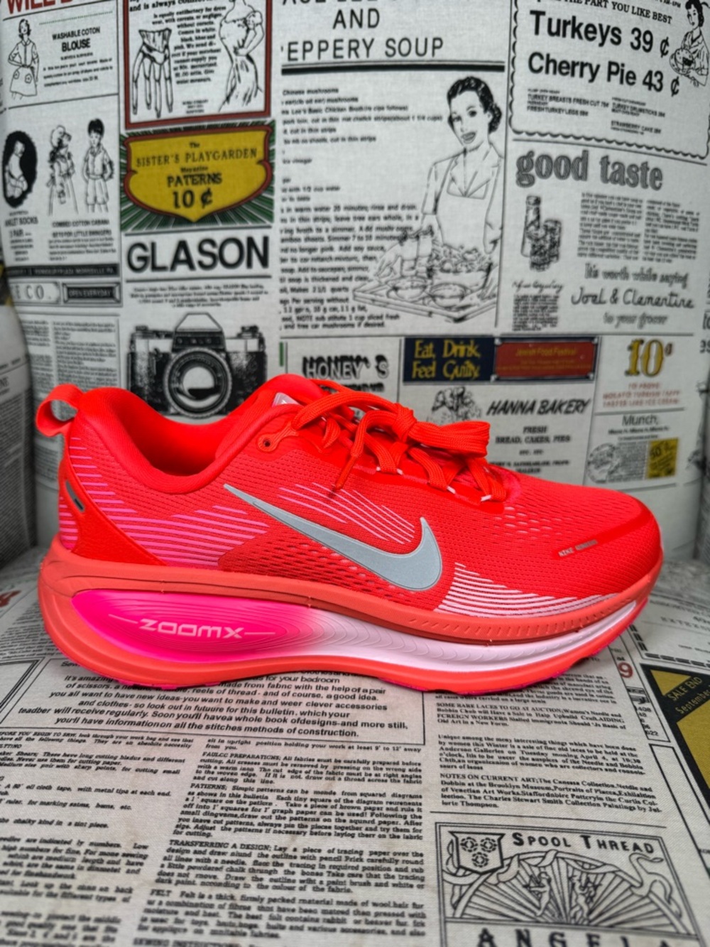 Nike Vomero 18 Bright Crimson/Metallic Silver HM6804-603 Women Size 10